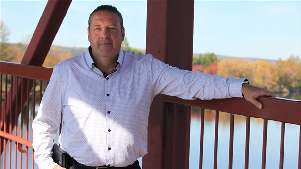 Sylvio Veilleux entre en campagne pour « changer la dynamique » à Saint-Georges