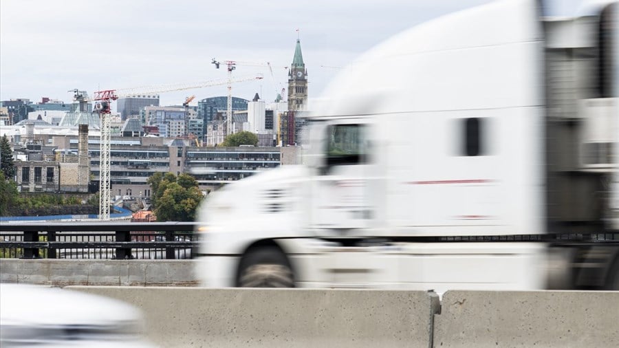 Québec ordonne une enquête publique sur des décès impliquant des camions lourds