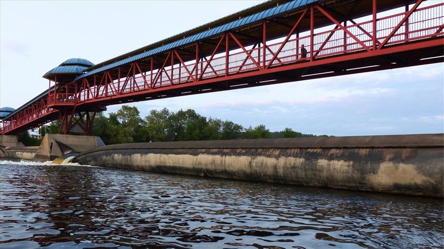 Le barrage gonflable abaissé aujourd'hui