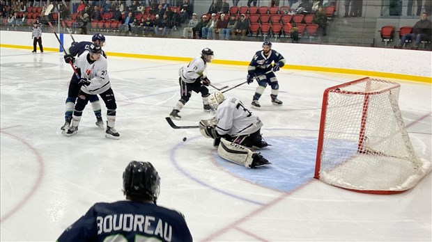 Deux revers pour le Familiprix de Saint-Joseph... qui demeure en tête!