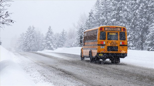 Un autobus scolaire fait une sortie de route à Saint-Côme-Linière