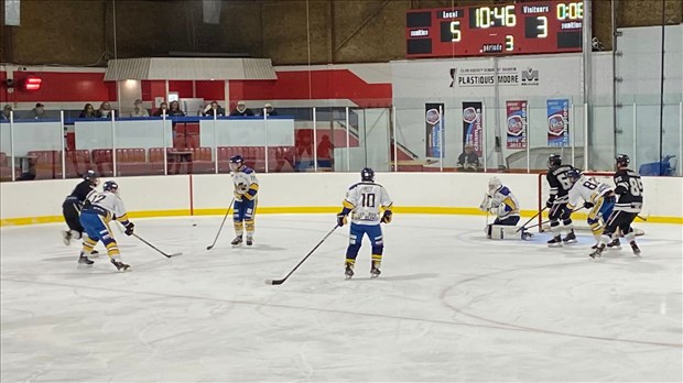 Matchs et classement serrés dans la LHCS