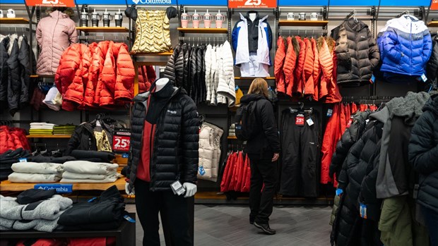 Québec va élargir son projet pilote des heures d'ouverture des magasins