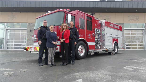 Un nouveau camion incendie fabriqué localement entre en service à Saint-Georges