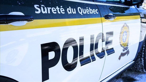 En possession de drogues illicites, il brûle un feu rouge en état d'ébriété