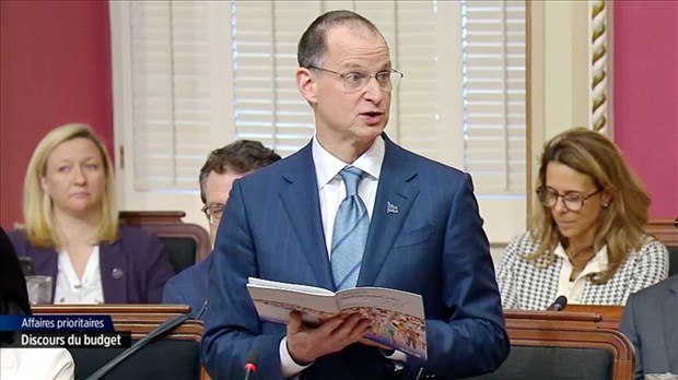 Budget du Québec: un déficit historique de 13,6 G$