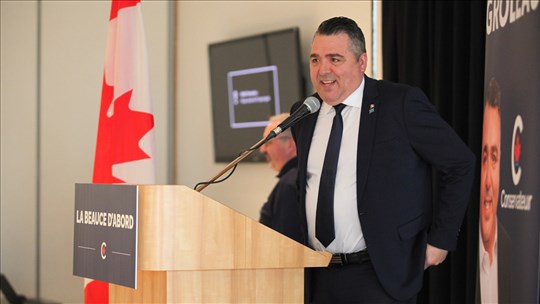 Jason Groleau lance officiellement sa campagne à Saint-Éphrem