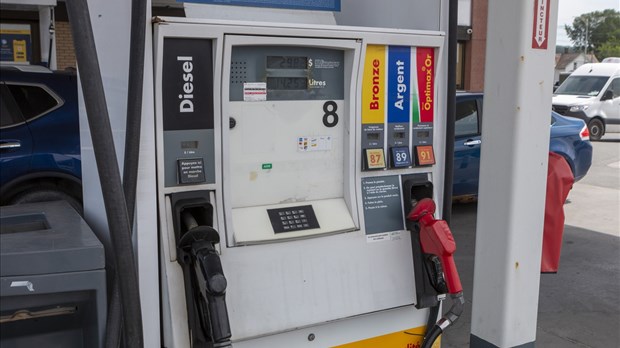 Québec met fin au prix plancher de l’essence pour faire baisser les prix