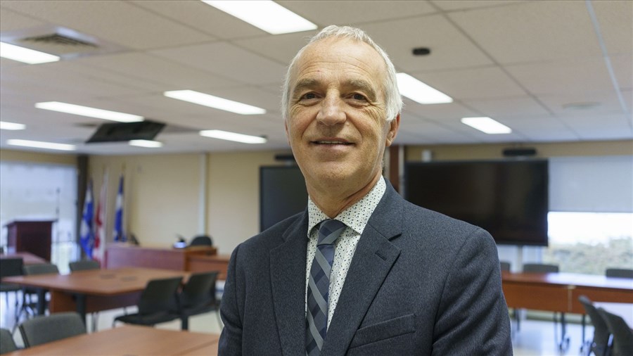 Interdiction du cellulaire à l'école: le CSSBE réagit