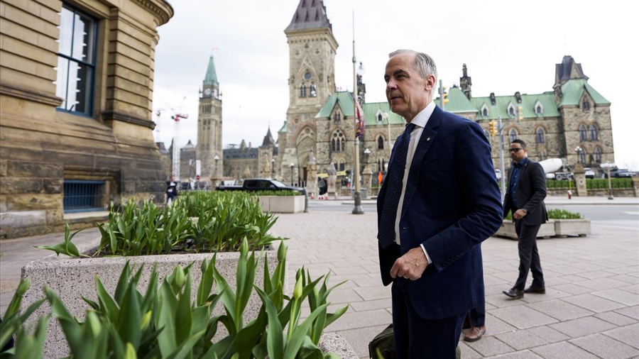 Mark Carney dévoile un vaste conseil des ministres