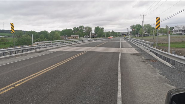 Fermeture du pont de la rivière des Plante