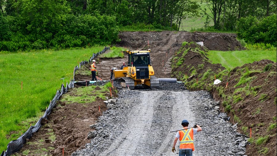 Les travaux de la passerelle sur la rivière Calway sont commencés