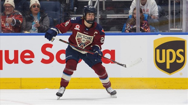 Marie-Philip Poulin est la «Hockeyeuse de l'année» à l'international