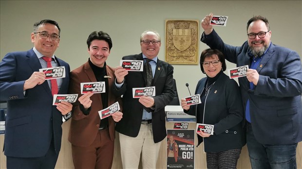 Jeux olympiques: première victoire pour Marie-Philip Poulin et les Canadiennes