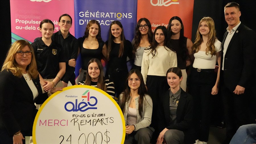 Une adolescente de Saint-Côme-Linière reçoit une bourse d'études de 1 500$