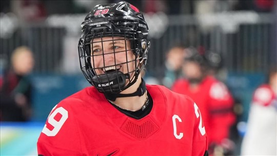 Marie-Philip Poulin marque son retour par un but