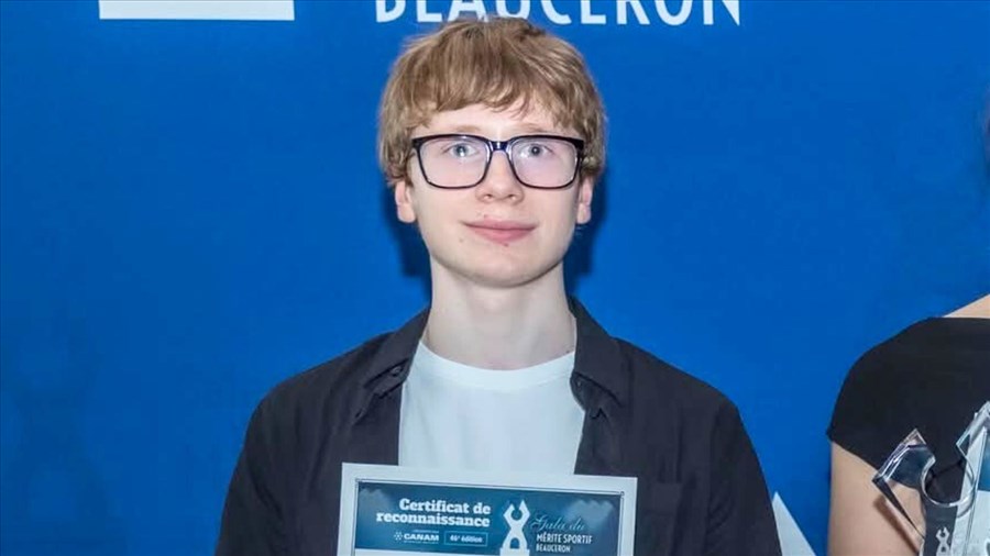 Une bourse à l'haltérophile Zachary Taillefer