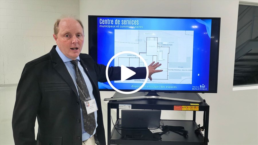 Une visite du futur Centre de services municipaux et communautaires de Beauceville