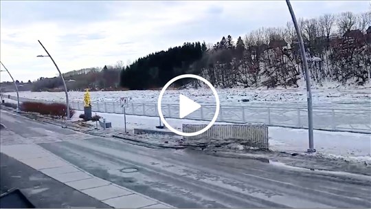 Rivière Chaudière: mouvement des glaces au centre-ville 