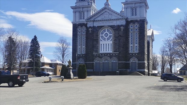 Consultation publique sur le site institutionnel de l'église de Sainte-Hénédine