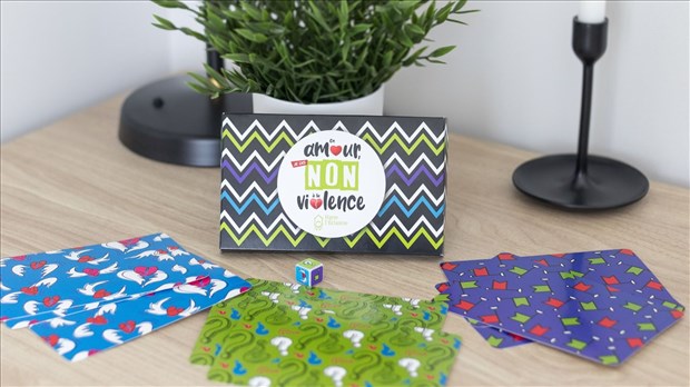 Un jeu de cartes pour démystifier la violence dans les relations amoureuses