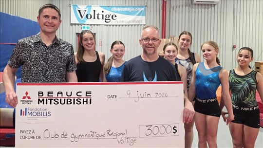 Don de 3 000 $ au Club de gymnastique artistique Voltige