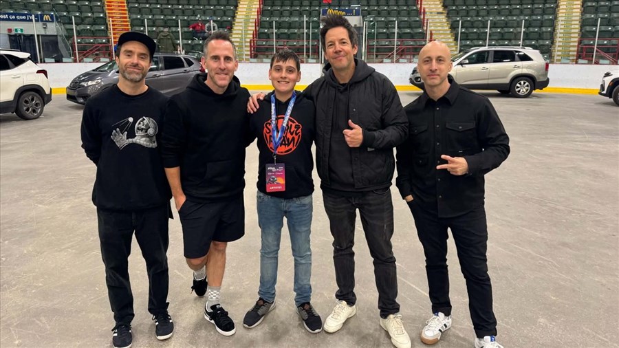 Zac Lauzon s'est amusé au concert de Simple Plan