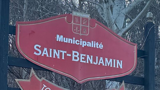Saint-Benjamin veut être mieux affichée sur l’autoroute 73